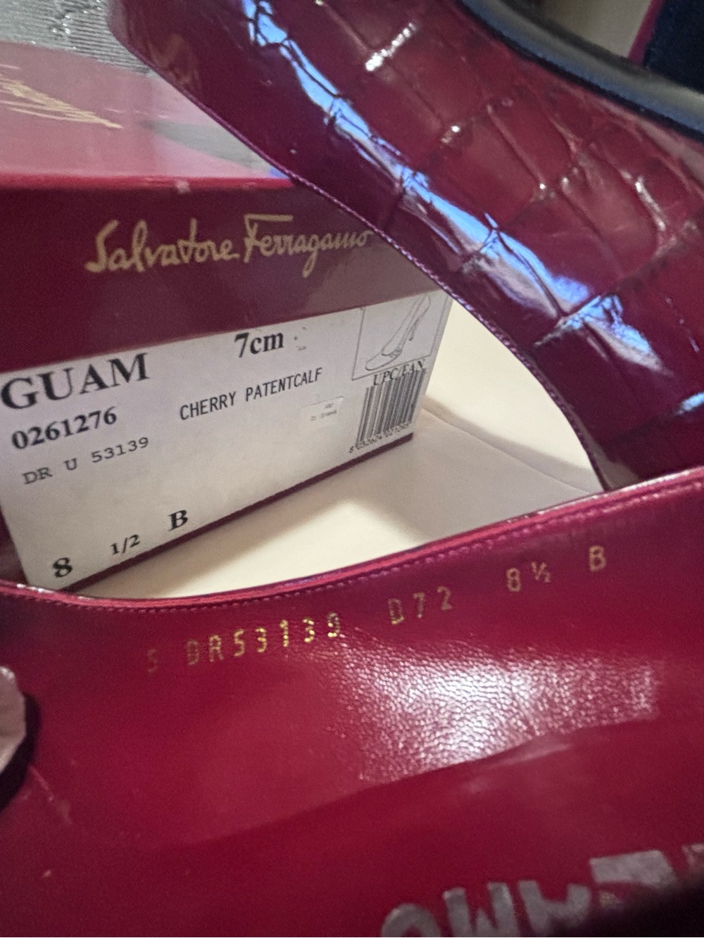 Salvatore Ferragamo GUAM Cherry Patentcalf 8 1/2 B - Picture 3 of 9